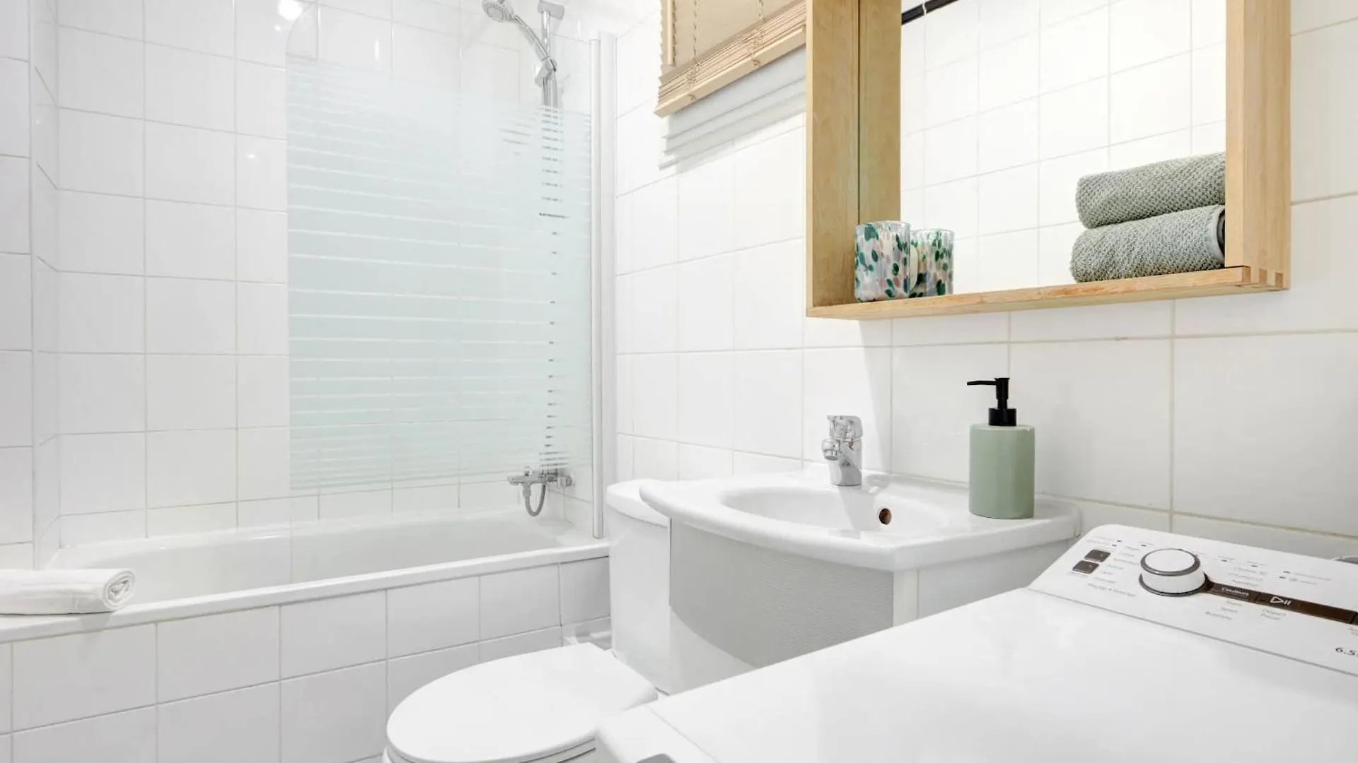 Bnbnova - Le Marais & Place Des Vosges Paris 0*,